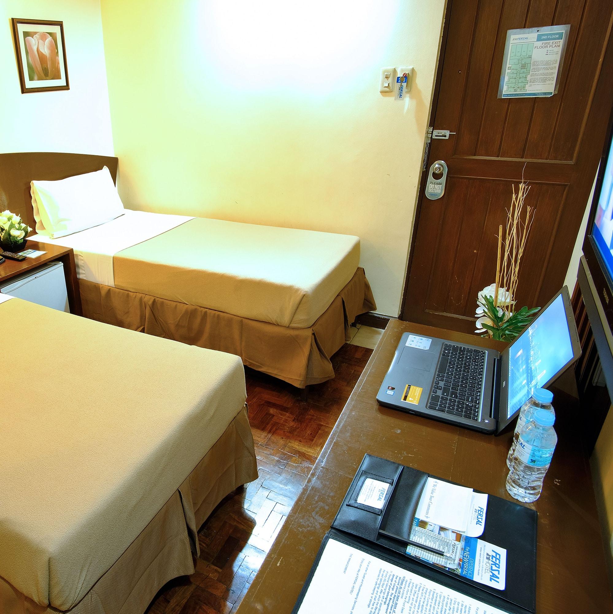 Fersal Hotel - Манила Екстериор снимка