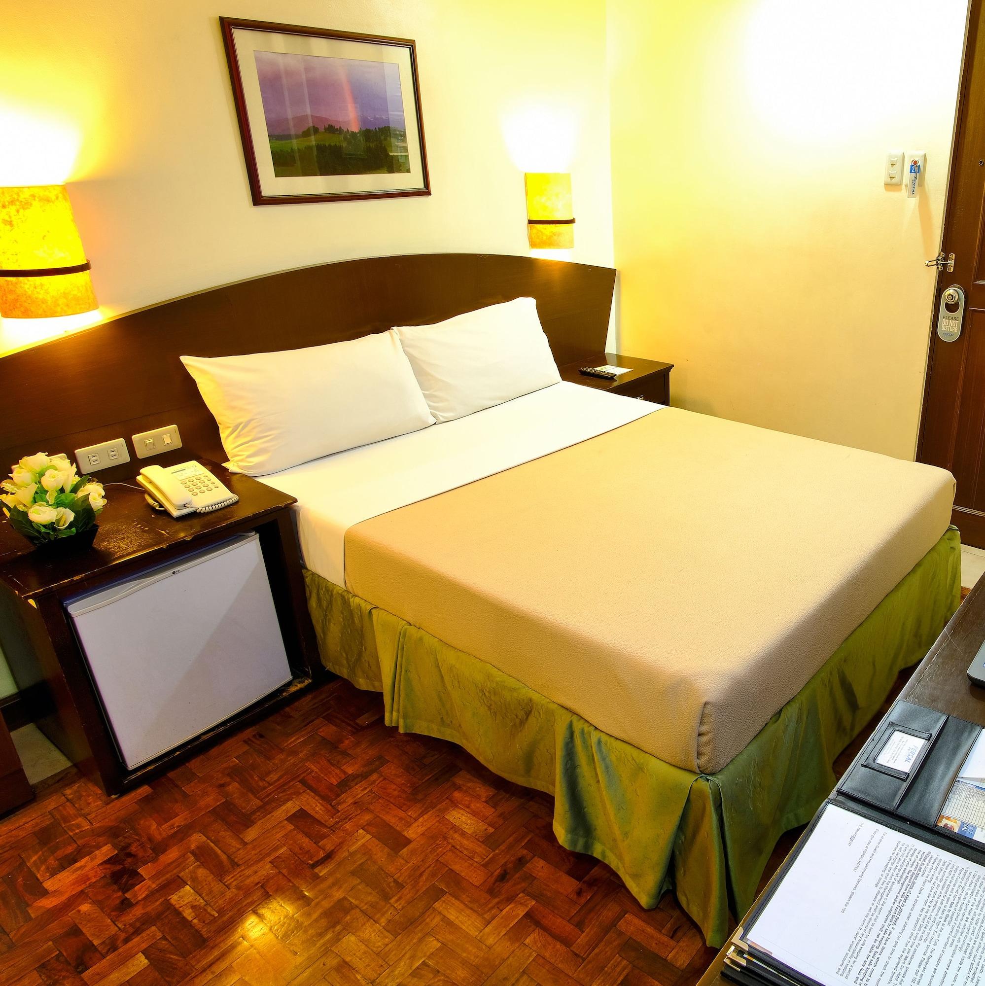 Fersal Hotel - Манила Екстериор снимка