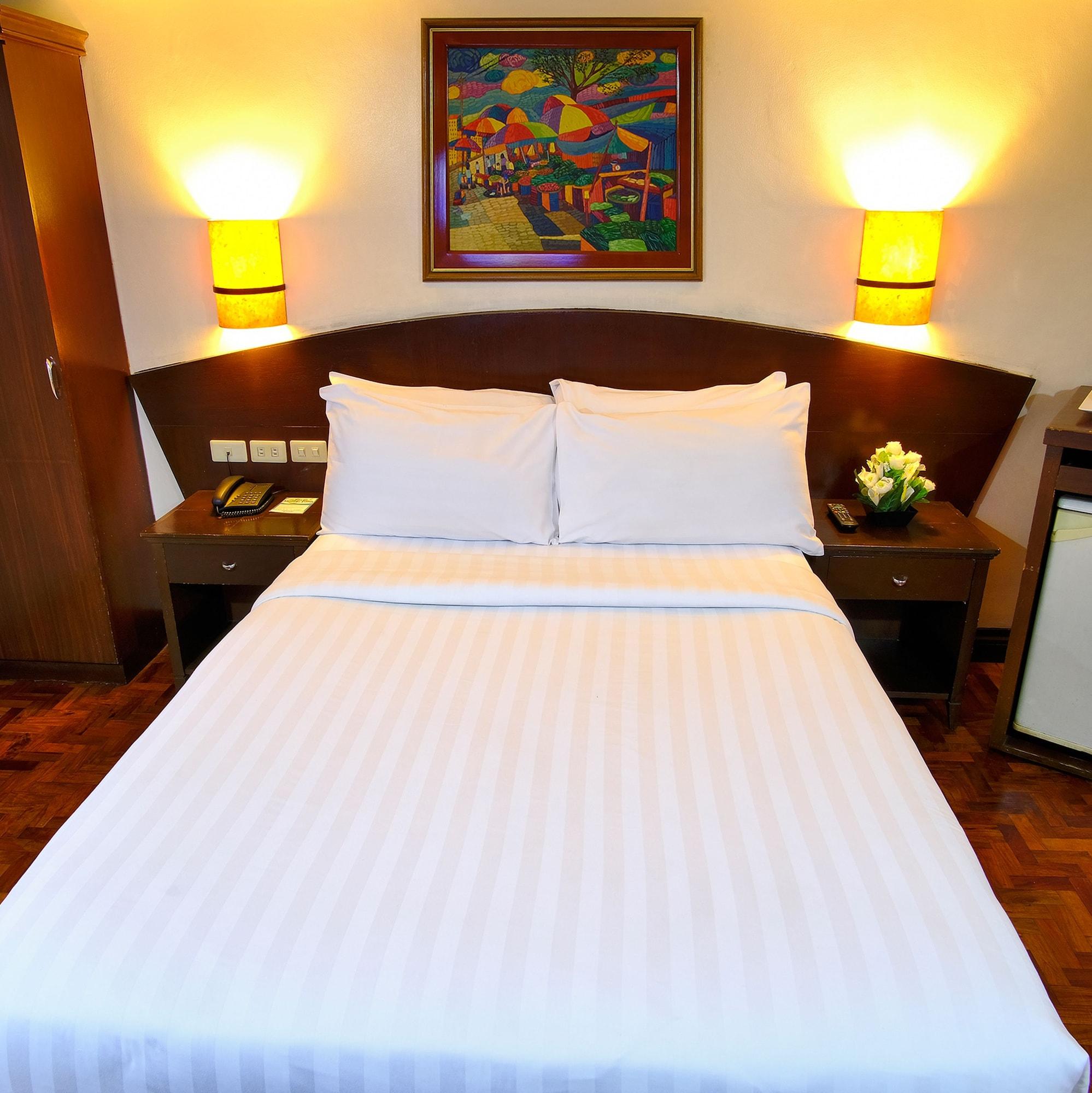 Fersal Hotel - Манила Екстериор снимка