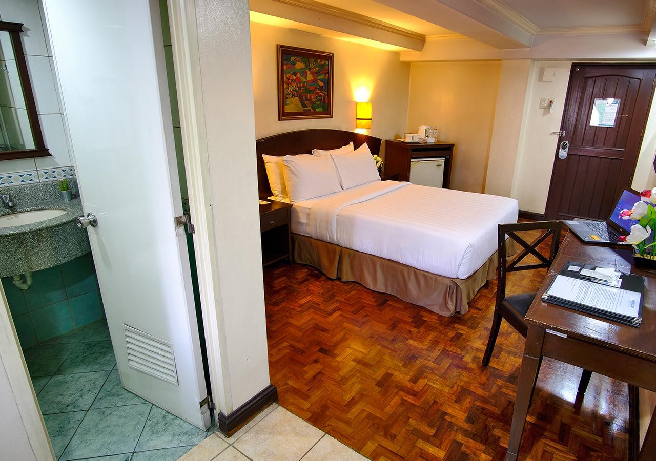 Fersal Hotel - Манила Екстериор снимка