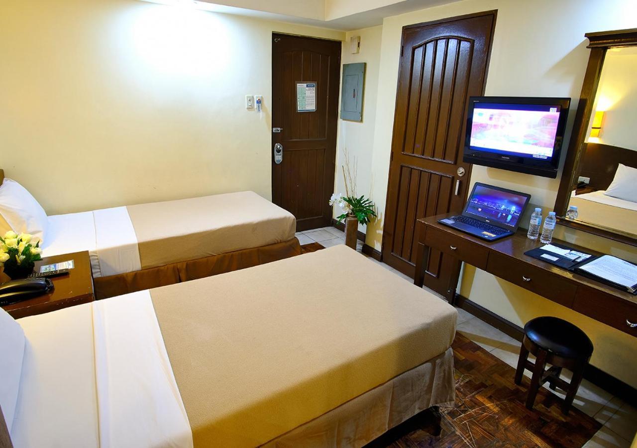 Fersal Hotel - Манила Екстериор снимка